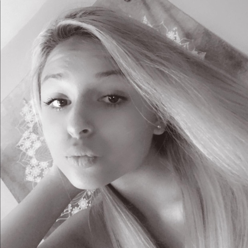 Meet your Posher, Addie